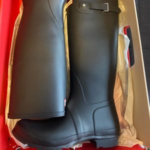 Hunter black boots